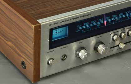 Marantz-Superscope R-1240 receiver